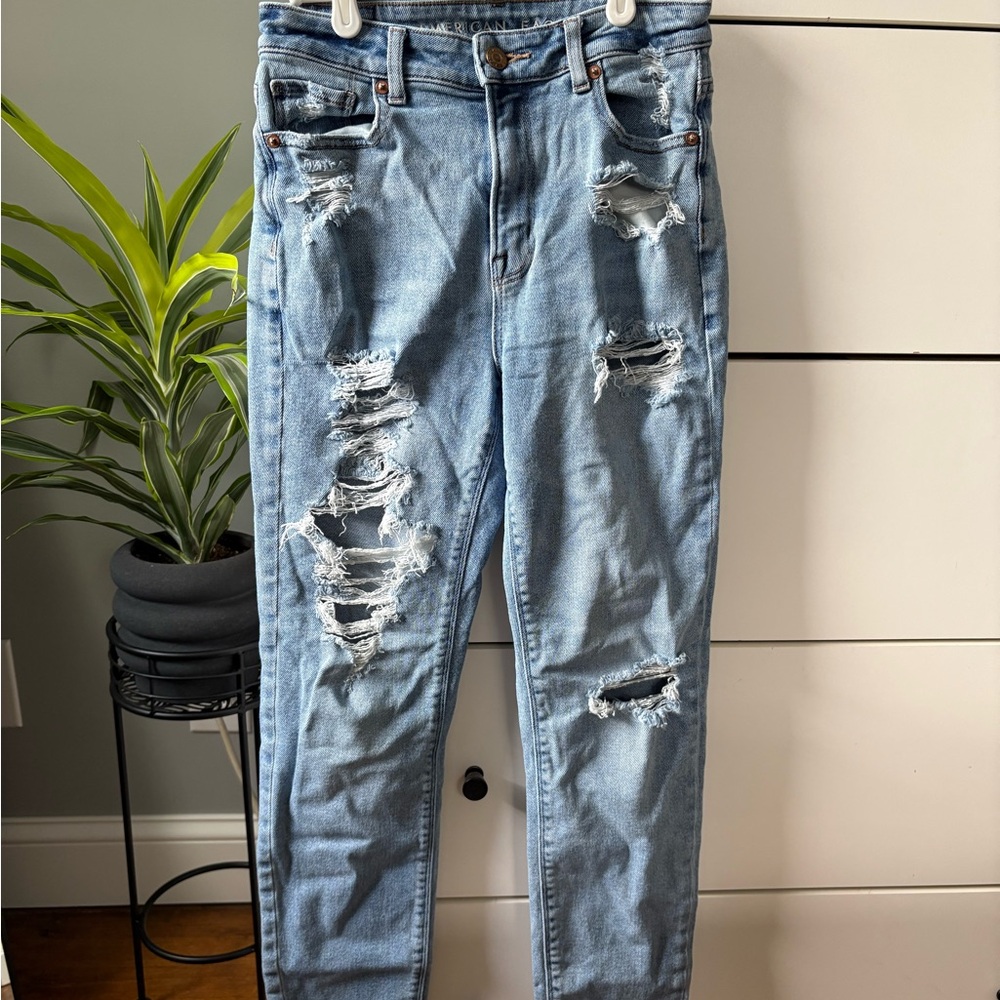 American Eagle Outfitters Mom Jeans